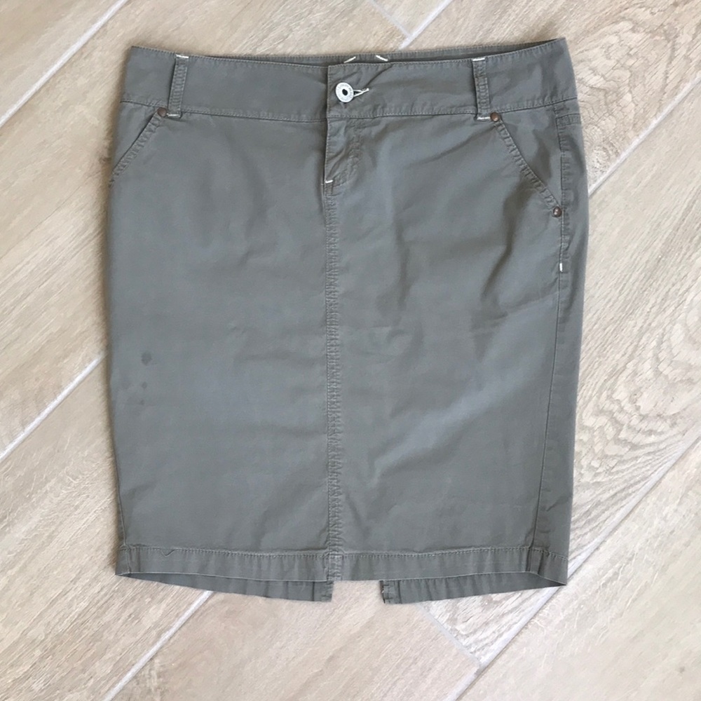 DKNY Jeans 🐶Olive Green Mini Skirt 11🐶